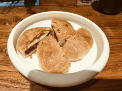 玫瑰鲜花饼-云海肴·汽锅鸡·云南菜(美罗城店)