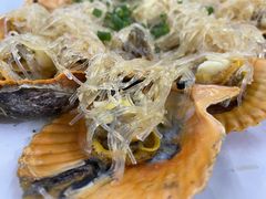 蒜蓉粉丝蒸扇贝-明记海鲜大排档(巽寮湾店)