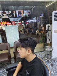 -藤野造型专业烫染接发