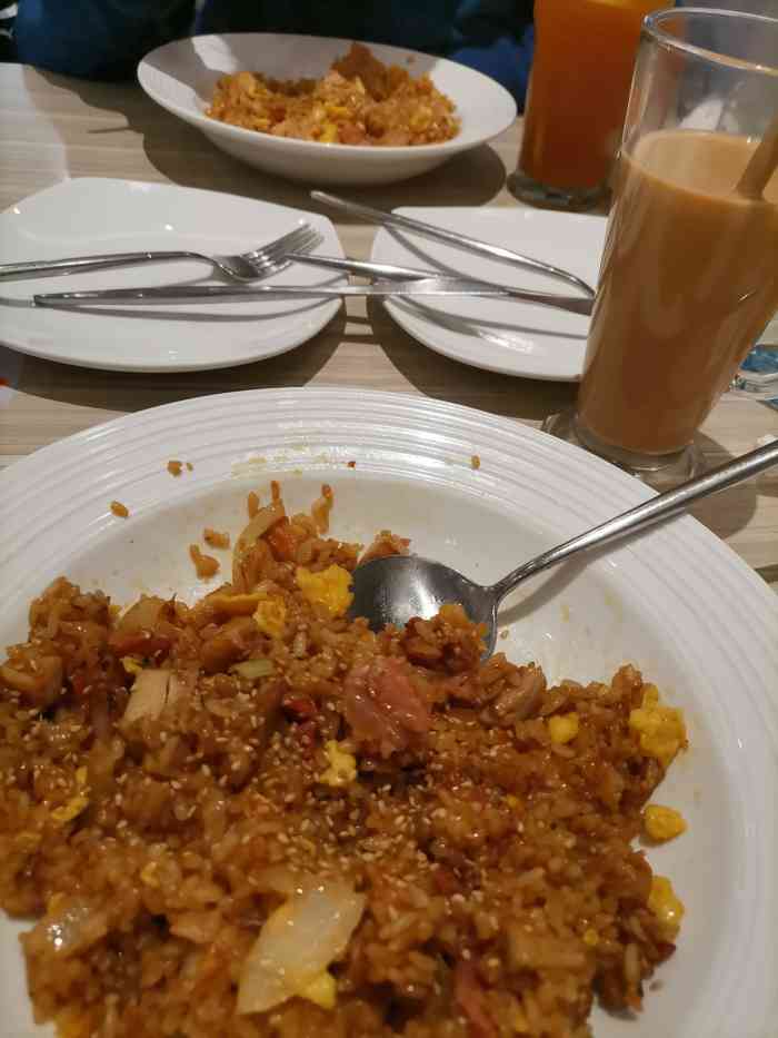 必胜客欢乐餐厅(久金店)-"金桥国际对面的久金商场一楼,生意很好,两.