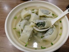 菜肉大馄饨-小梅园饭堂(东方路店)