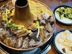 -岳记兴隆·青城腊排铜火锅(融创店)