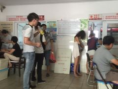 -小海豚国际游泳培训(长宁龙之梦酒店)