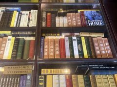 -钟书阁(松江泰晤士小镇店)