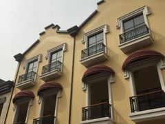 -王府井奥莱临潼小镇(临潼店)
