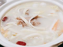 -三人行骨头王火锅(长寿店)