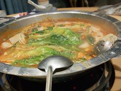 -野山舂·贵州现舂酸汤火锅(鸿通城店)