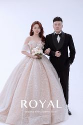 点击看大图 -挪娅婚纱摄影皇家会所