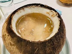 原汁椰子鸡炖老鸡-先记烧鹅王·本地粤菜(福永店)