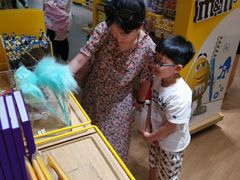 -m豆巧克力世界(上海世茂广场店)