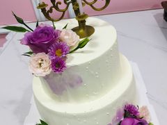 邂逅鲜花双层蛋糕-艾加柒克蛋糕茶歇甜品台(春熙路店)