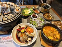 -草家酱蟹炭火烤肉店(珲春南路一店)
