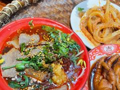 -爆炸头阿姨小四川正宗川味小吃(无任何分店)