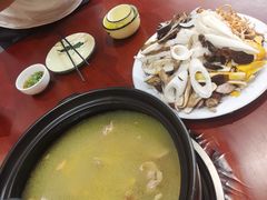 -菌之家·专业纯野生菌火锅·特色炒菌