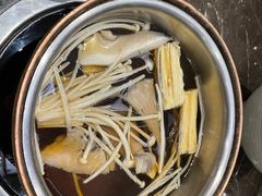 松茸昆布锅底-金陵饭店 56F 家·海鲜火锅餐厅