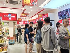 -赵一鸣零食(广州荔湾路店)