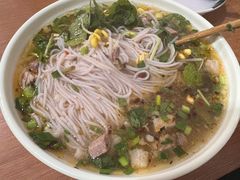 -啊墨江牛烂烀米线