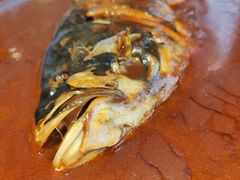 鱼头红焖+鱼丸清炖-解家河南菜(商鼎路店)