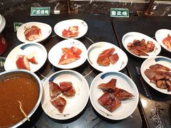-金马门国际美食百汇(珞喻路店)