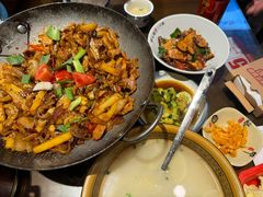 -富正毅三下锅·湘西韵味(天门山索道店)
