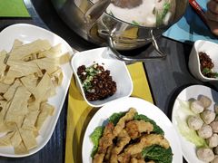 -四季喧黔味豆米火锅(万达广场店)