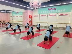 -Isee灰姑娘国际儿童艺术中心(证大·大拇指广场店)