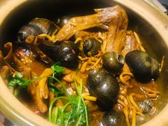 酸笋掌翼煲-食爺炭炉鸡煲·烧烤