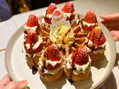 草莓忌廉华夫饼-BE BRIGHT KITCHEN(正佳广场店)