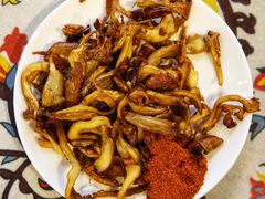 炸菌子-勺子米线·云南传统小吃市集(四方街店)