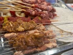-哈尔滨小酒馆·鲜肉现穿自助烧烤(康新花园店)