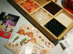 -沪上阿姨·精选茶饮(十一经路店)