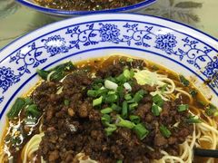 -渝之汇牛肉豌杂面