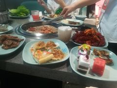 -金滏山烤肉·海鲜·火锅自助餐厅(襄阳万达店)
