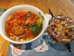 霸蛮小炒肉米粉-呷佬·长沙手工米粉(金沙江路店)