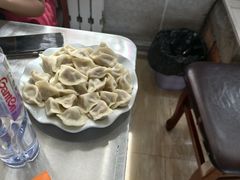 -粘豆包柴火铁锅炖