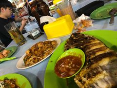 -明记烧鱼美味店