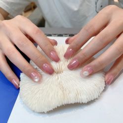 -吉吉靓甲美睫