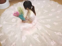 -觅白婚纱礼服馆