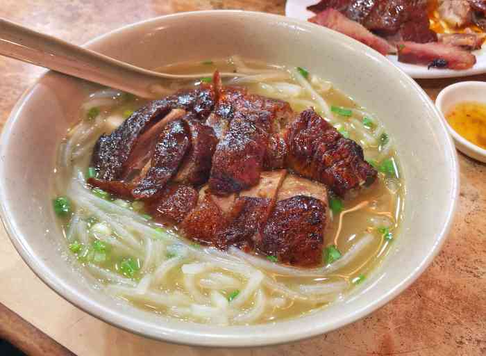 一乐烧鹅-"没有单独买烧腊和朋友一人点的一份汤面～.