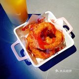 皮都是酥酥的，吃着那叫一个香！朋友边吃边竖大拇指