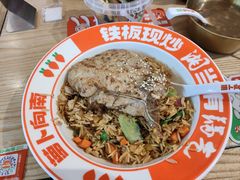 巨巨巨大T骨猪排土鸡蛋炒饭-萝卜向南·湘西泡菜·腊味炒饭(星河coco city店)