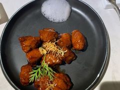 红酒泡沫牛仔粒-荟廷·晶萃(陆家嘴尚悦湾店)