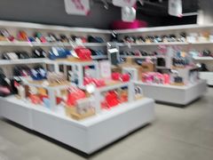 -唯品会(北京国瑞城店)