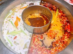 -佬土鹅肠火锅(中建大观店)