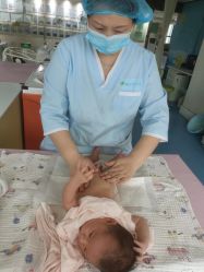 -菁幼月子会所(儿童医院店)