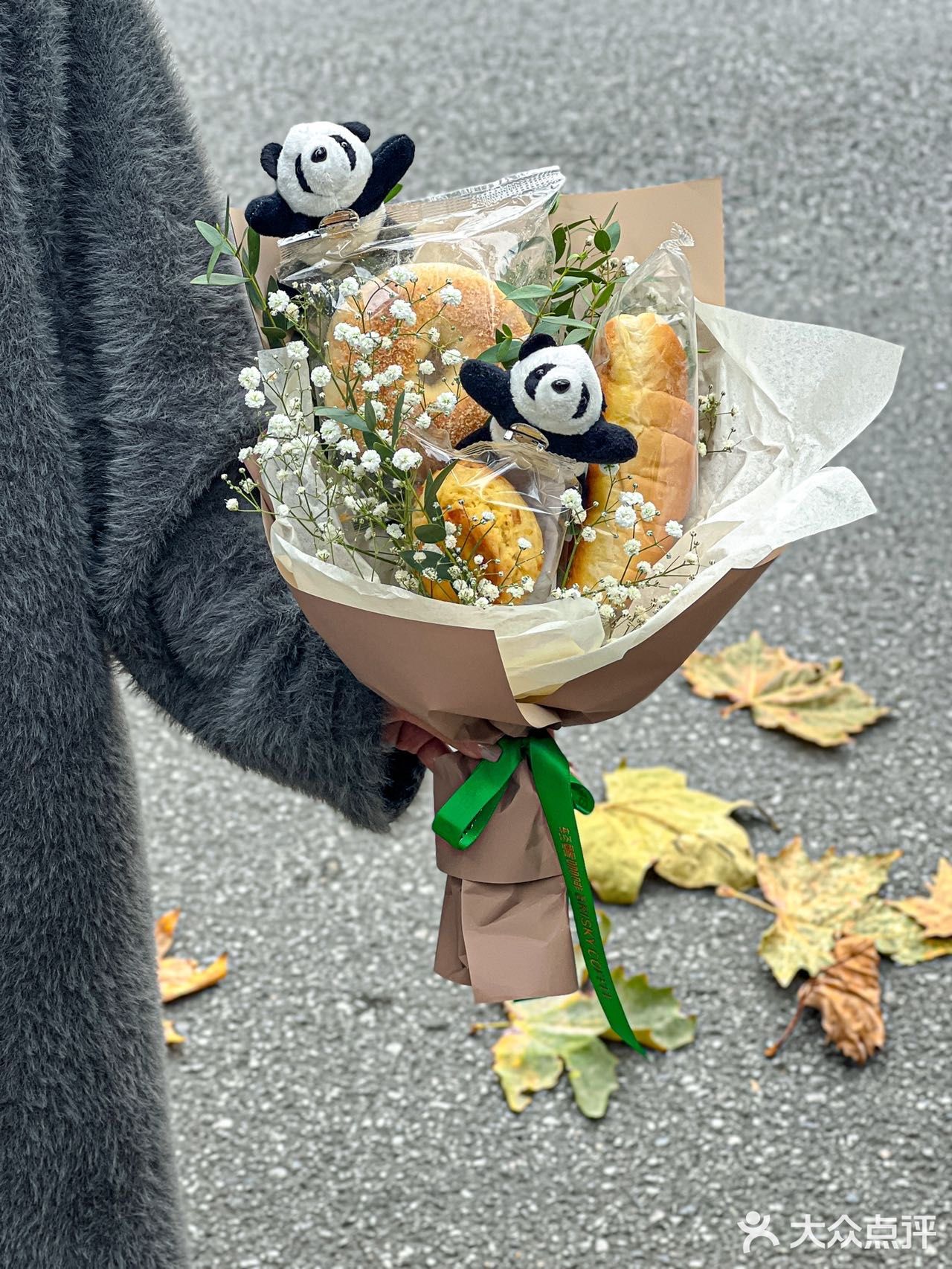 苏州也能get花束面包💐愿你有面包也有爱情…