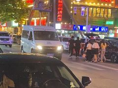 -袁记串串香(泉水轻轨站店)