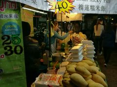 -芒果糯米饭摊子
