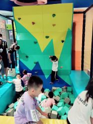 点击看大图 -天空之城家庭互动游乐场