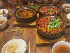 -有红鸡毛店·砂锅菜(抚琴夜市店)